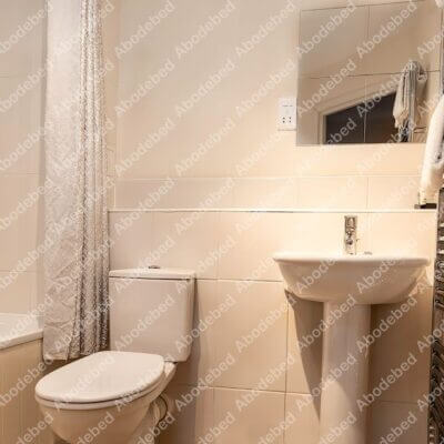 20HC-Main-Bathroom-Wmark-1-1