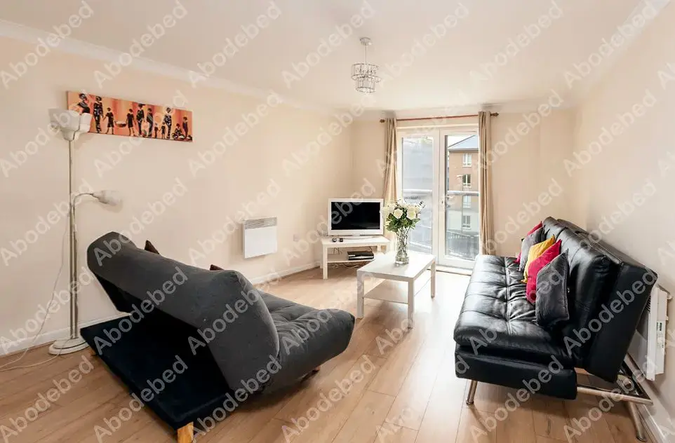 Apartment 32