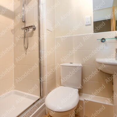 Flat-5-Bedroom-2-Bathroom-Wmark